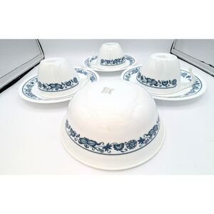 VTG Corelle Old Towne Blue Onion Pattern 7 pieces Coffee Cups w hook Plates Bowl